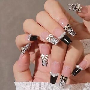 Elegant Black and Silver Nail Art Set
